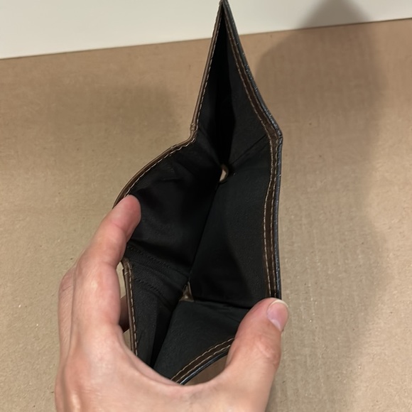 FOSSIL Men's Leather Bifold Brown Wallet with Flip ID Window - Picture 6 of 12